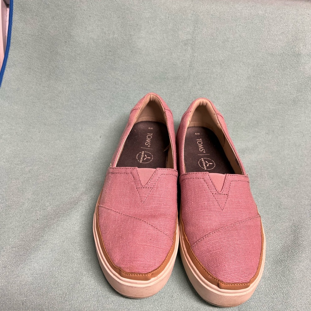 Toms Dusty Rose Canvas Slip-On Shoes platform sole  Love Give logo leather trim